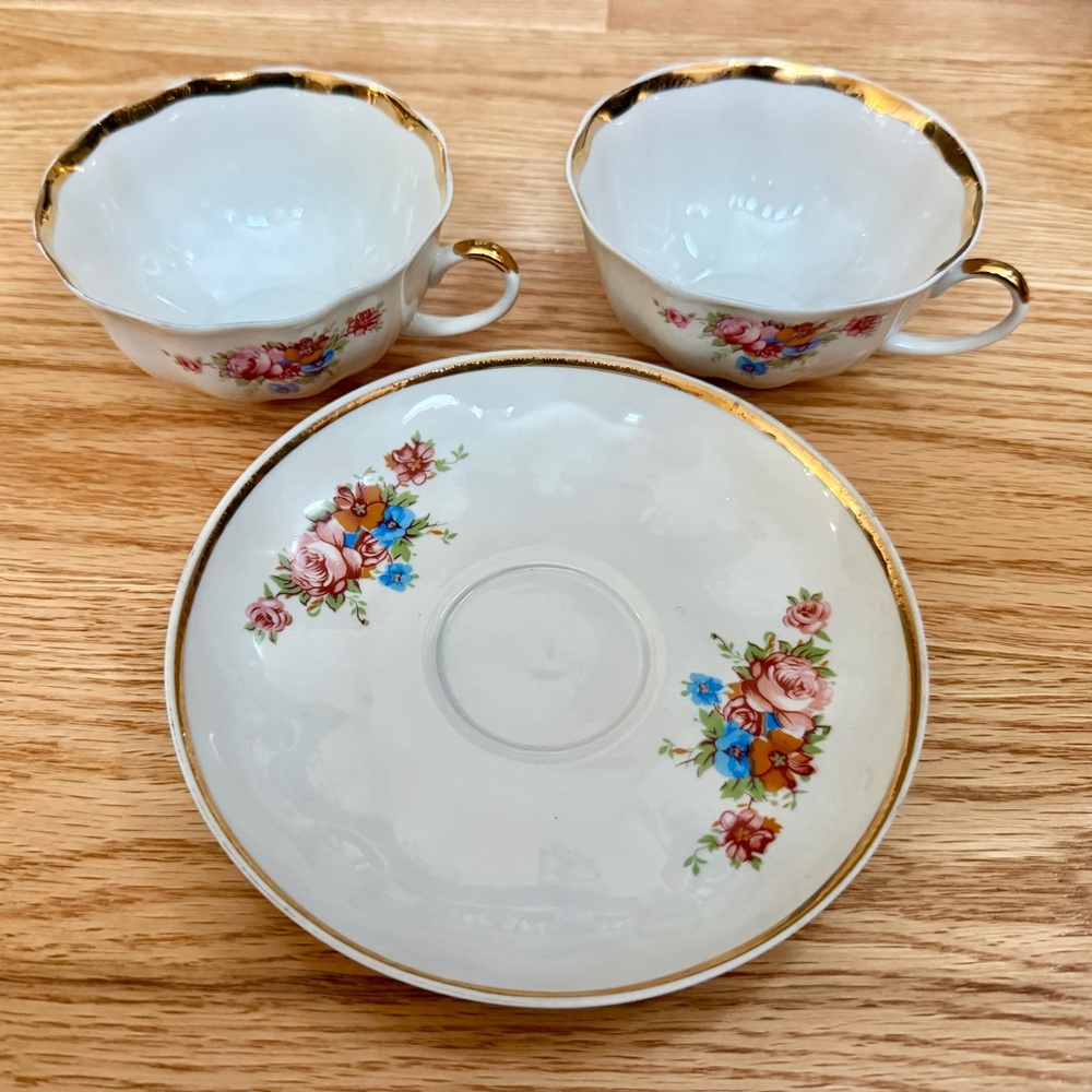 Vintage Mid-Century Czechoslovakian Porcelain Twin Tea Cup With Saucer